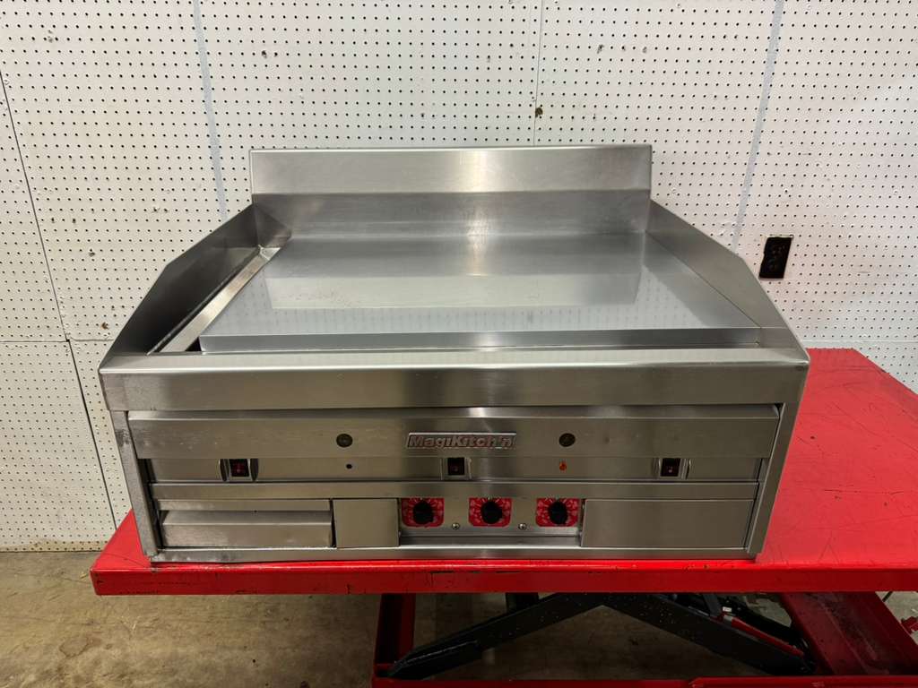 Used 36" MagiKitch'n MKG-36-STL NG Griddle with Thermostatic Controls - 90,000 BTU - FG