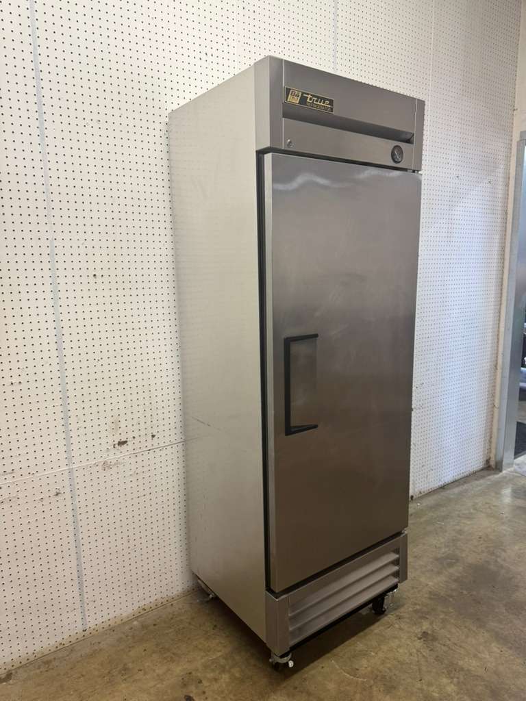 Used 2016 27" True T-19 One Section Solid Door Reach-In Refrigerator 115V