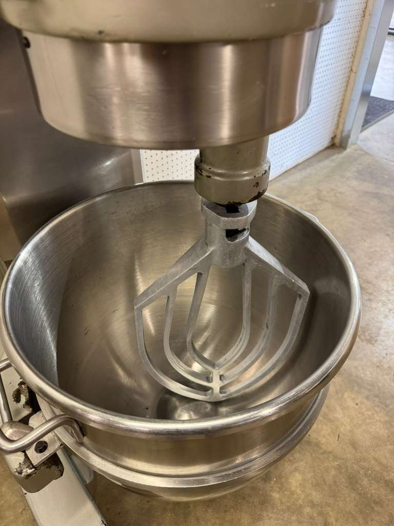 Used Hobart H600T 60qt 4 Speed Floor Mixer with Timer 230V 1PH