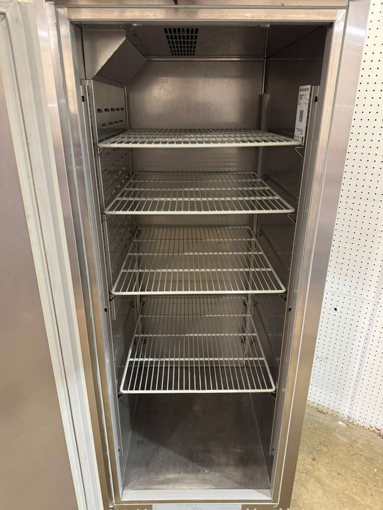 Used 27 1/2" Hoshizaki R1A-FSL Stainless Solid Door Reach-In Refrigerator - TH1