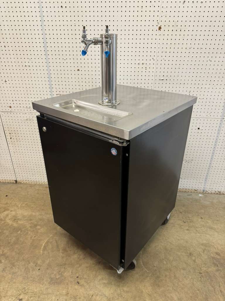 Used 24" Beverage air BM23-B-142 Refrigerated Kegerator