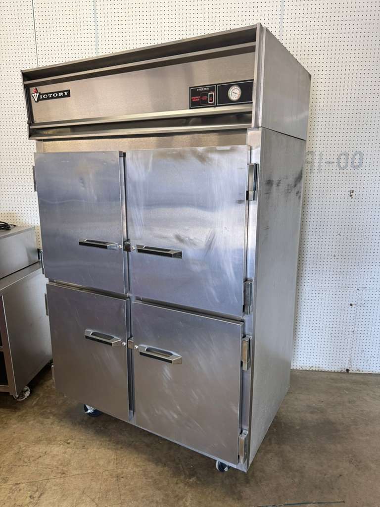 Used Victory FA-2D-S7-HD Stainless 4 section Reach In Freezer - 115V