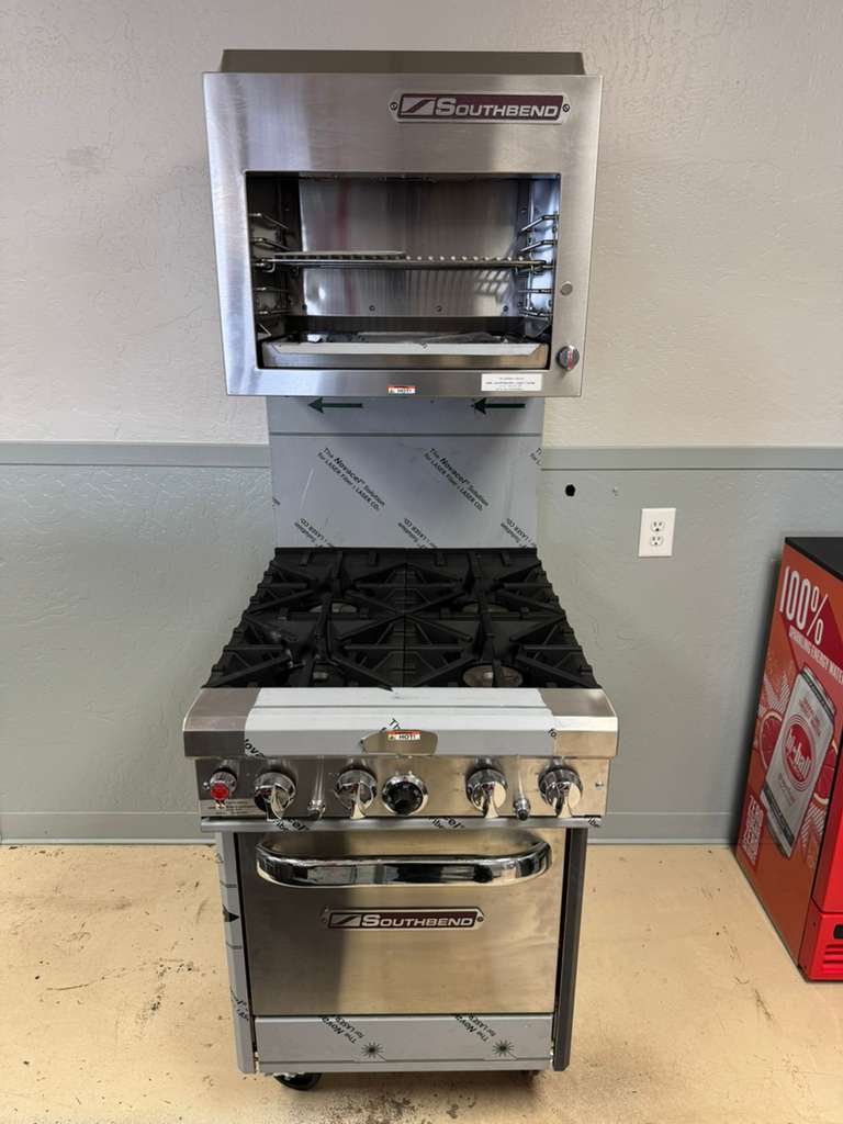 Unused 24" Southbend 4241E NG Range with a Southbend P24-CM-R NG Cheese Melter