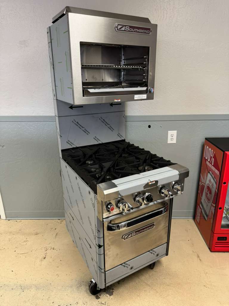 Unused 24" Southbend 4241E NG Range with a Southbend P24-CM-R NG Cheese Melter