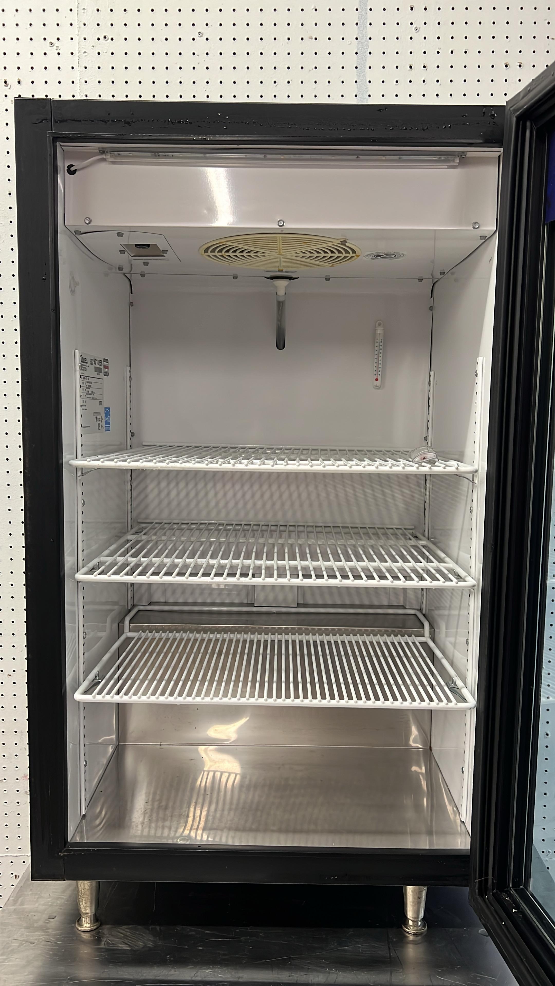 Used True GDM-07-LD Refrigerated Glass Door Countertop Merchandiser 120V - JJ