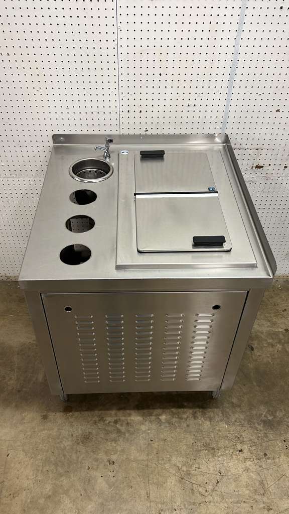 Used 30" x 32" Ice Cream Dipping Cabinet with Delfield N225P 6 Gallon Freezer - 115V - RL