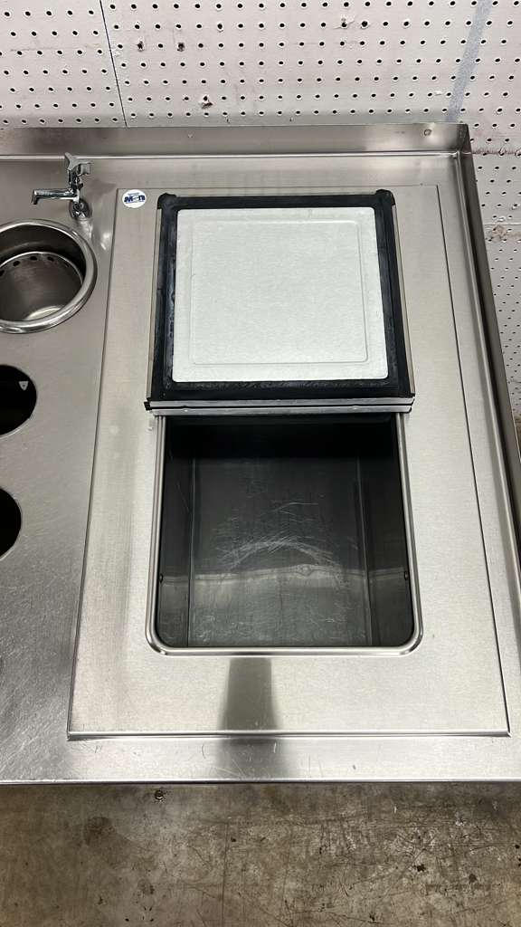 Used 30" x 32" Ice Cream Dipping Cabinet with Delfield N225P 6 Gallon Freezer - 115V - RL