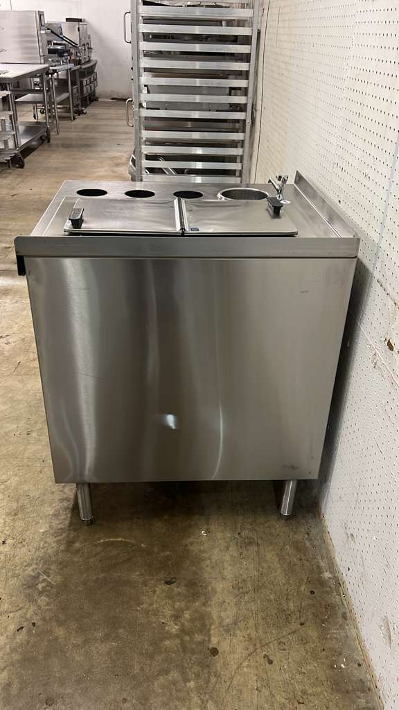 Used 30" x 32" Ice Cream Dipping Cabinet with Delfield N225P 6 Gallon Freezer - 115V - RL