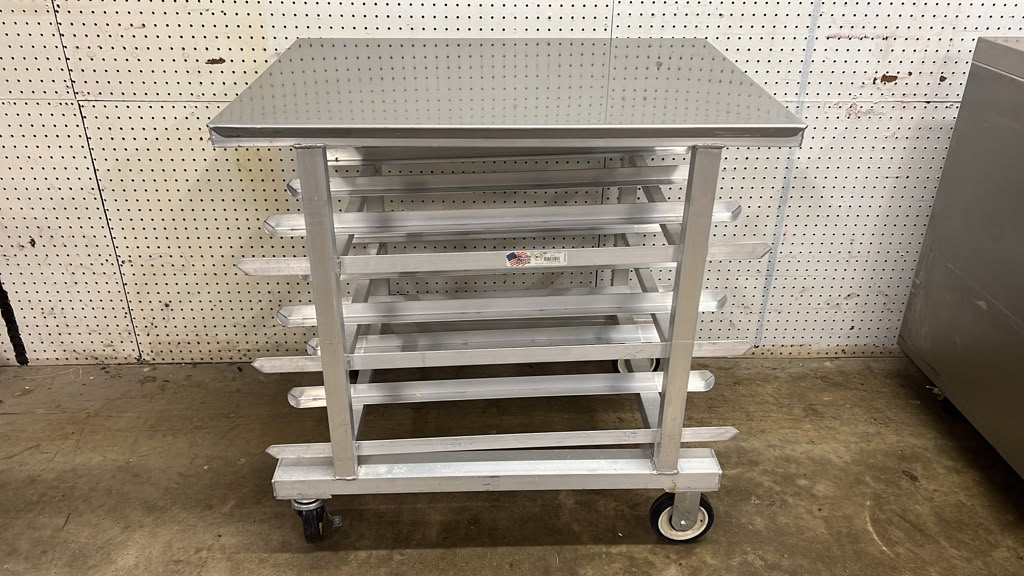 Used New Age 1235 35"H Mobile Can Rack w/ (54) #10 or (72) #5 Capacity - STS