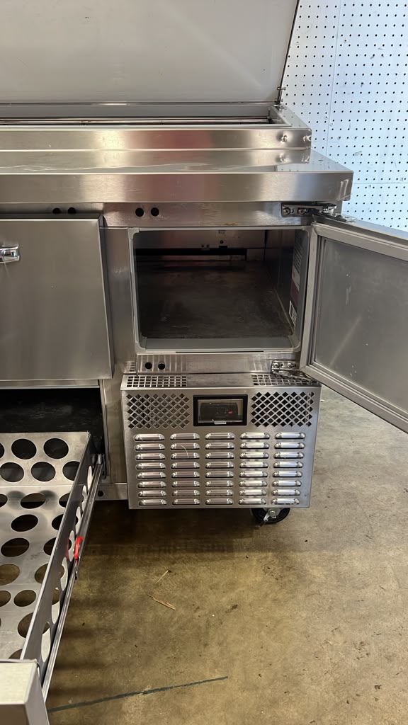Used 2023 93" Continental PA93N-D Pizza Prep Table w/ Refrigerated Base, 115v - STS