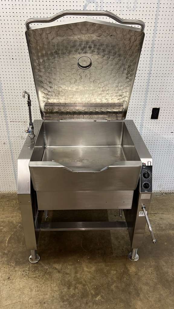 Used Market Forge 30P-STEL 30 Gallon Electric Tilting Skillet 208V 1/3Ph - TH