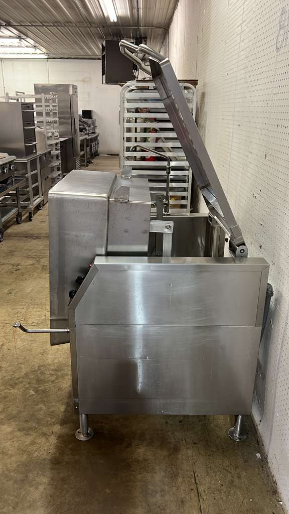 Used Market Forge 30P-STEL 30 Gallon Electric Tilting Skillet 208V 1/3Ph - TH