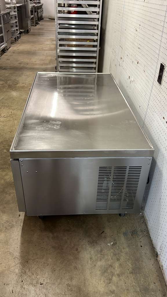 Used 60" Beverage-Air WTRCS60HC 2 Drawer Refrigerated Chef Base - 120V - TH