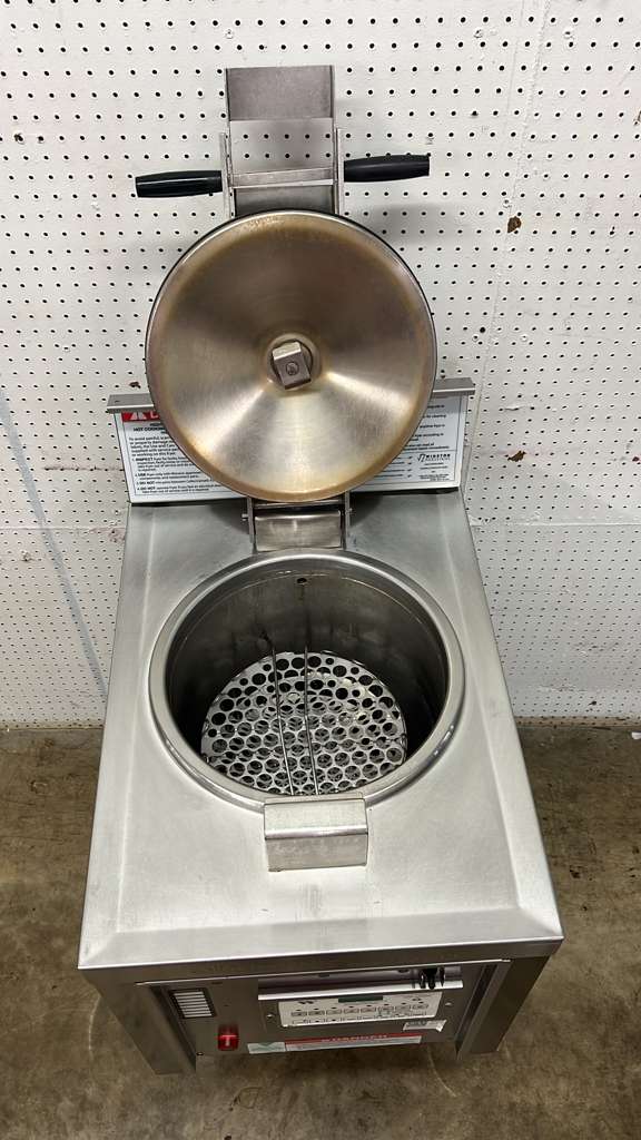 Used 2022 Winston LP56 Electric Low-Pressure Fryer with 75-lb Oil Capacity 208V 3Ph - TH