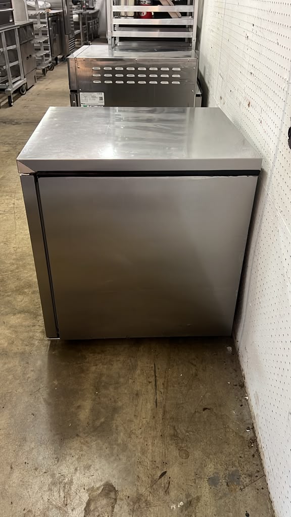 Used 27" Hoshizaki UR27A-LP Single Door Undercounter Refrigerator 120V - TH