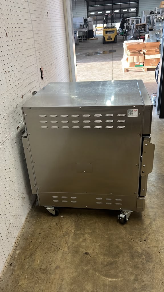 Used Winston HOV5-04UVE Heated Humidified CVap Holding Cabinet 120V - TH