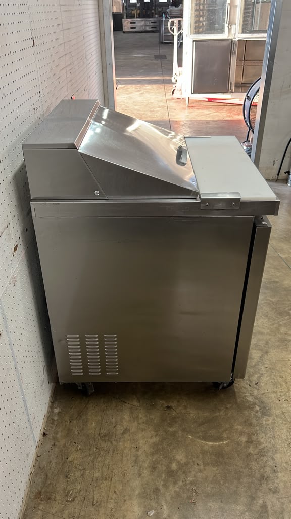 Used 28" Blue Air BLPT28-HC Refrigerated Sandwich Prep Table 120V - TH