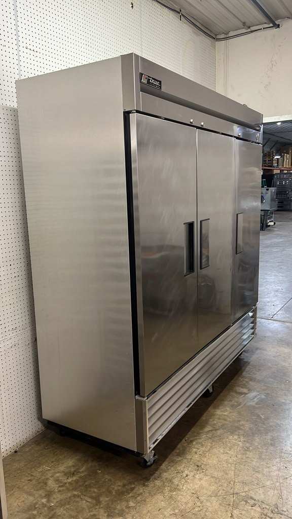 Used True T-72 Stainless Steel Solid 3 Door Reach In Refrigerator 120V - GC