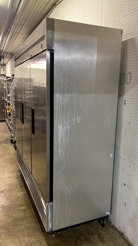Used True T-72 Stainless Steel Solid 3 Door Reach In Refrigerator 120V - GC