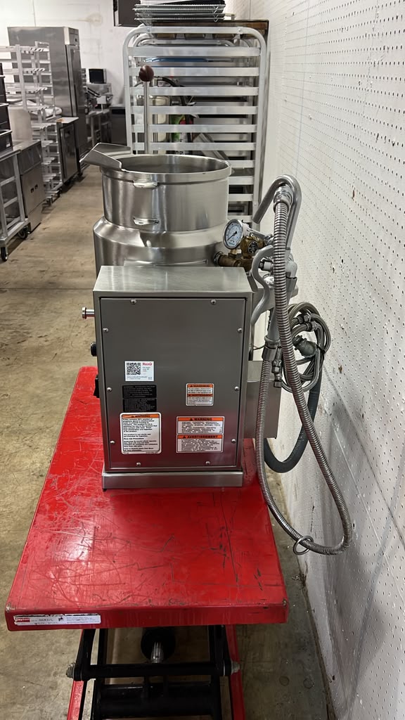Used 6 Gallon Vulcan K6ETT Tilting Jacketed Steam Kettle 208/240V - TH
