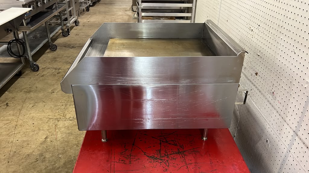 Used 24" Southbend HDG-24 Thermostatic NG Griddle 60,000 BTU with a 1" Plate - TH