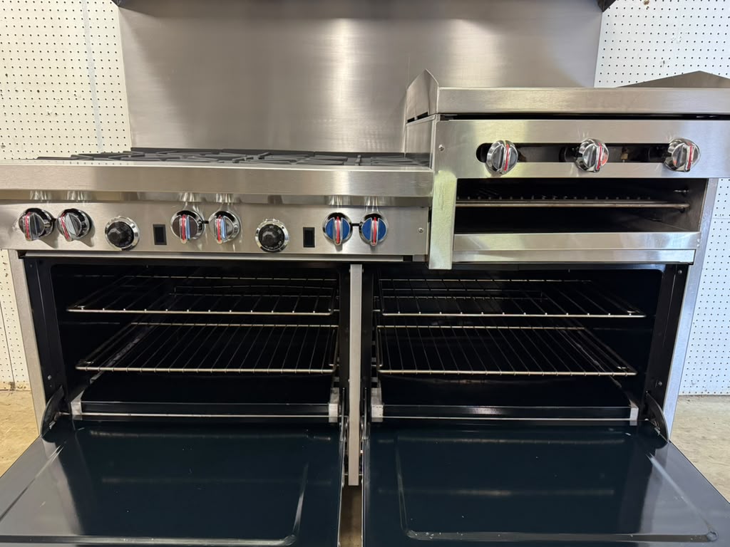 Used Southbend S601DD-2RR NG 6-Burner Range with 24" Raised Griddle / Broiler and 2 Standard Ovens