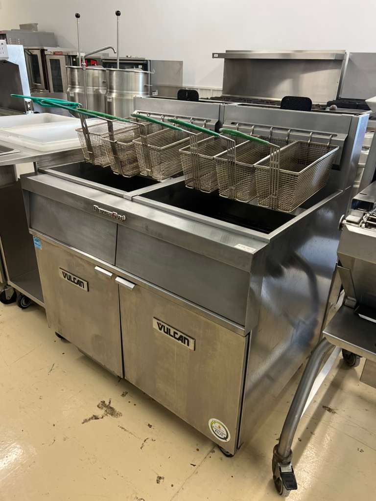 Used Vulcan 2TR65AF-1 PowerFry3 Natural Gas Floor Fryer 130-140 lb. 2 Unit Floor Fryer 160,000 BTU on Casters