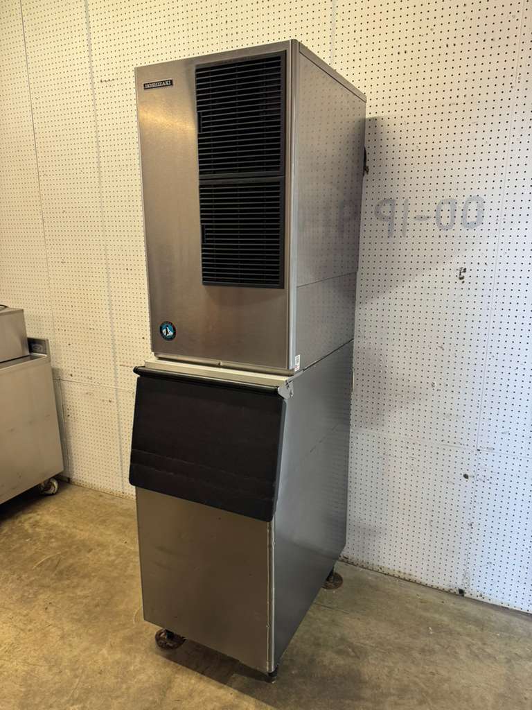 Used Hoshizaki KM-650MAH Crescent Cuber Air Cooled 520lb/24hr Ice Machine 208V - FG