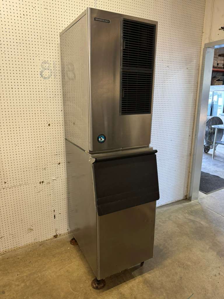 Used Hoshizaki KM-650MAH Crescent Cuber Air Cooled 520lb/24hr Ice Machine 208V - FG