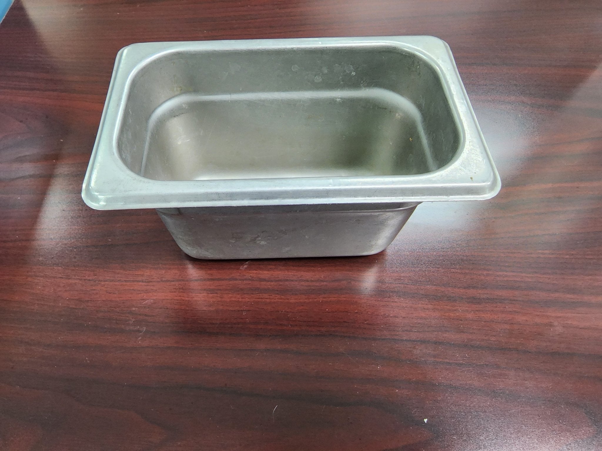 Used 1/9 food pan 4" - Falcon Restaurant Supply - 1