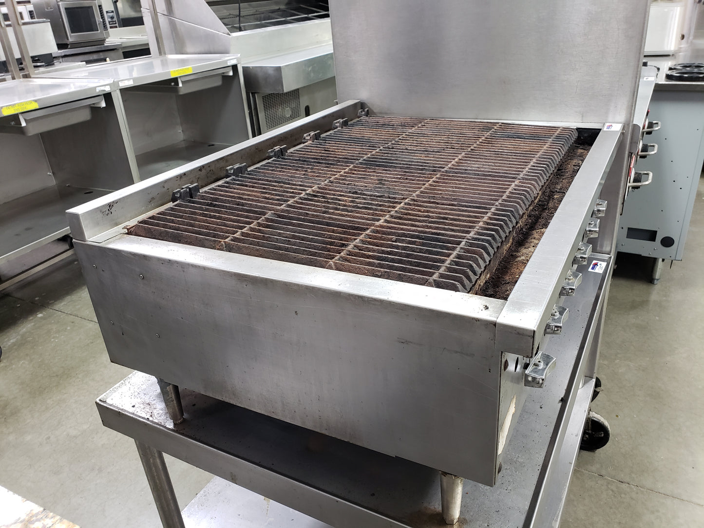 Used Vulcan VCCB-36 Natural Gas 36" Low Profile Radiant Charbroiler Chargrill Grill - 87,000 BTU