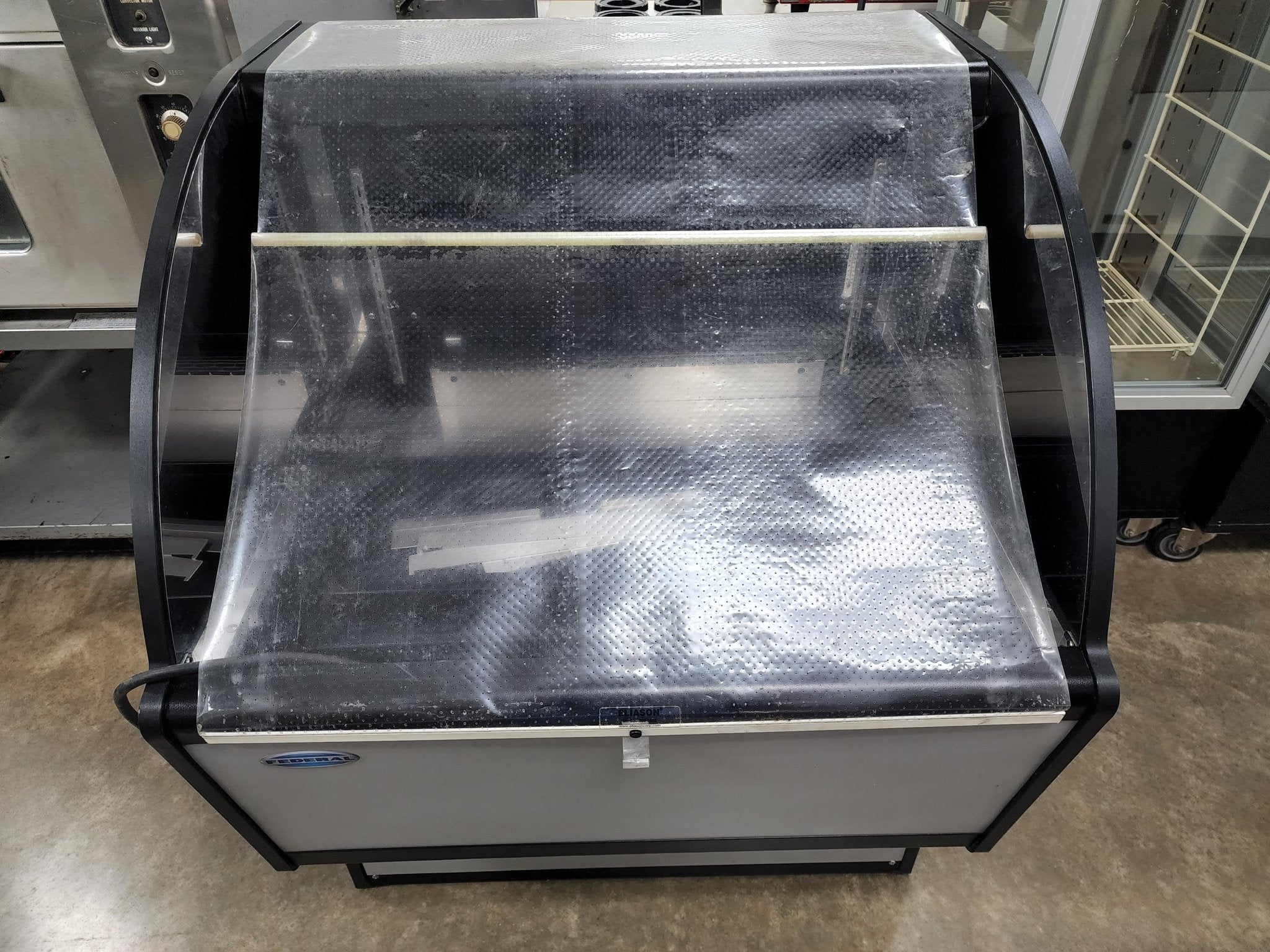 Used Federal Industries Elements Black 35" Air Curtain Grab & Go Merchandiser Display Case - 7.8 Cu. Ft. - Used - Falcon Restaurant Supply - 3
