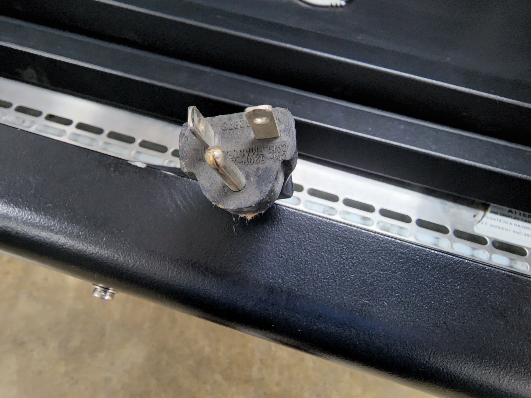 Used Federal Industries Elements Black 35" Air Curtain Grab & Go Merchandiser Display Case - 7.8 Cu. Ft. - Used