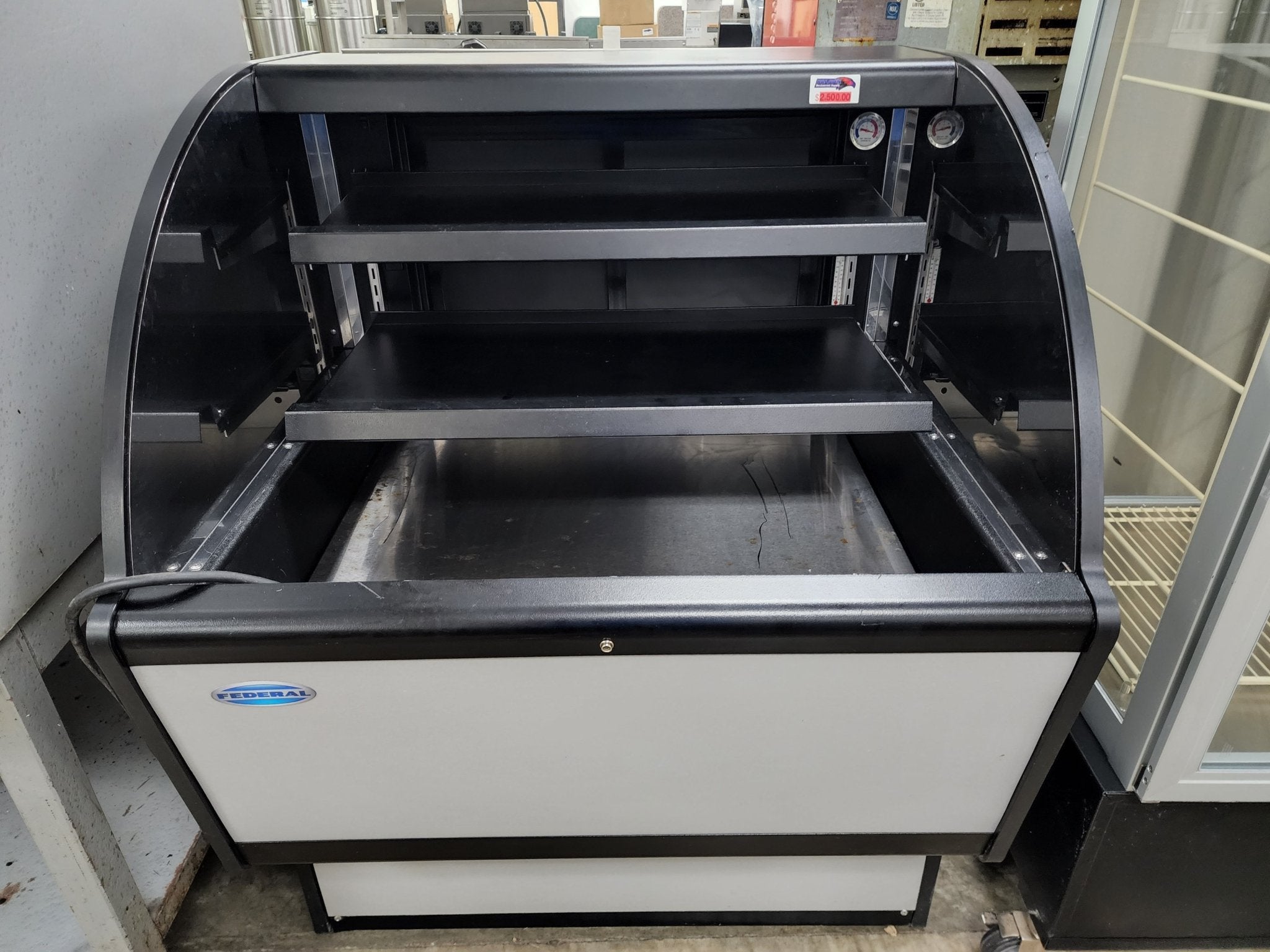 Used Federal Industries Elements Black 35" Air Curtain Grab & Go Merchandiser Display Case - 7.8 Cu. Ft. - Used