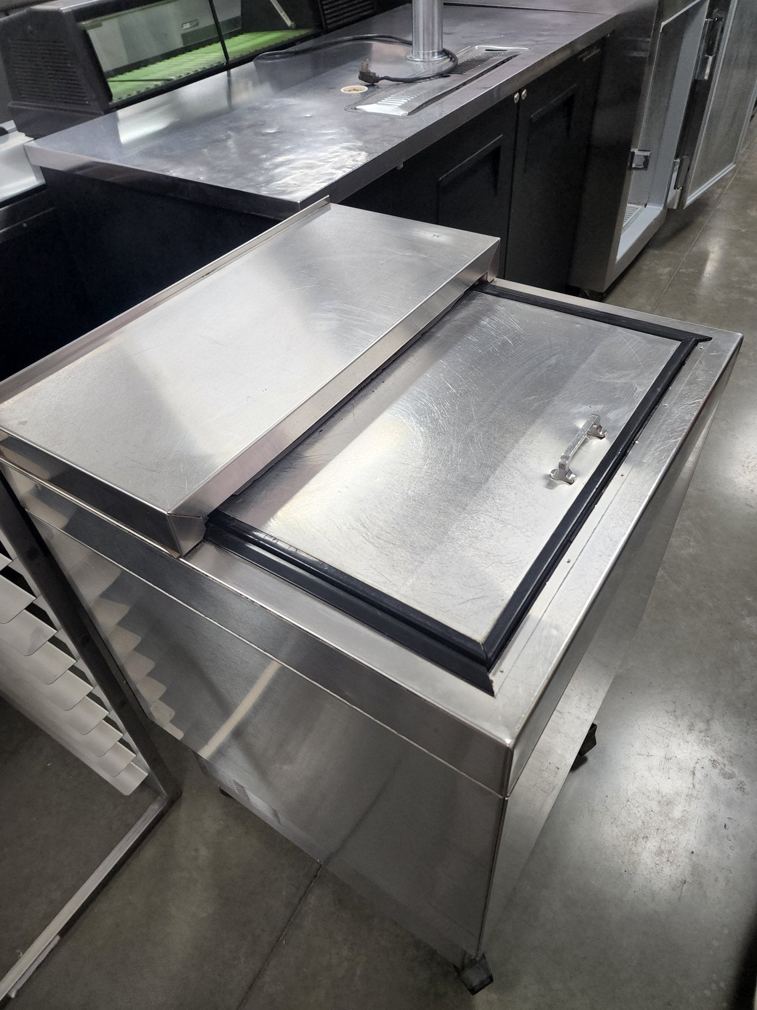 Used Glastender MF24 - S2 - Underbar Glass Froster, 24"W X 24"D, Self - contained Refrigeration 120V - Falcon Restaurant Supply - 1