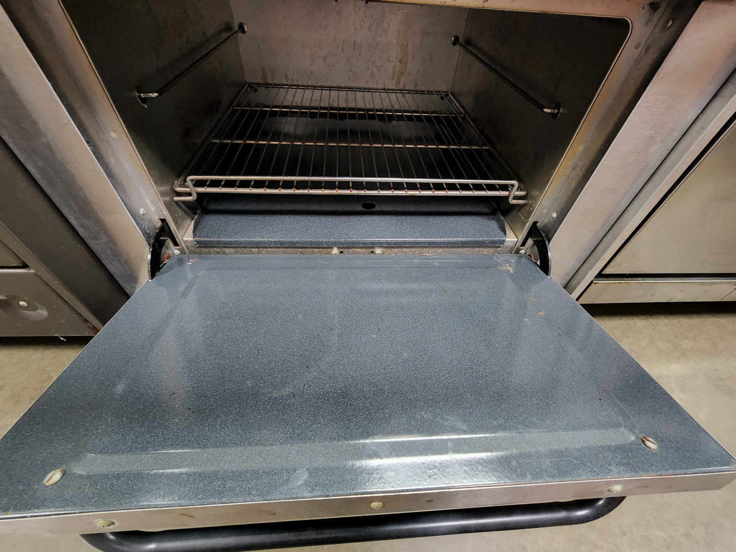 Used Southbend Select 6 Burner Cooktop Range and Oven Natural Gas