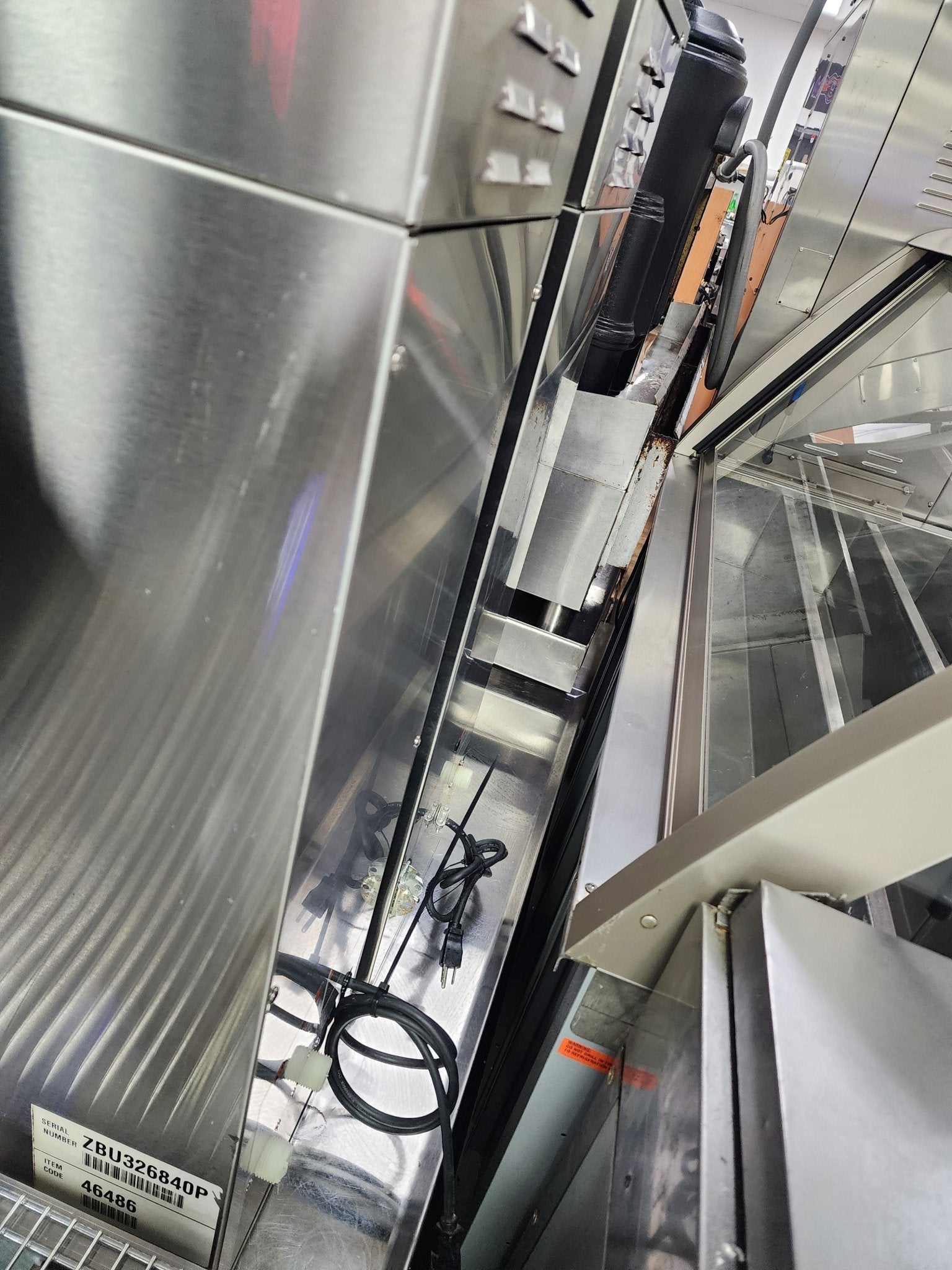 Used Bunn TB3, 25.75" Trunk - 3Gal (11.4L) Iced Tea Brewer Machine 120V - Falcon Restaurant Supply - 2