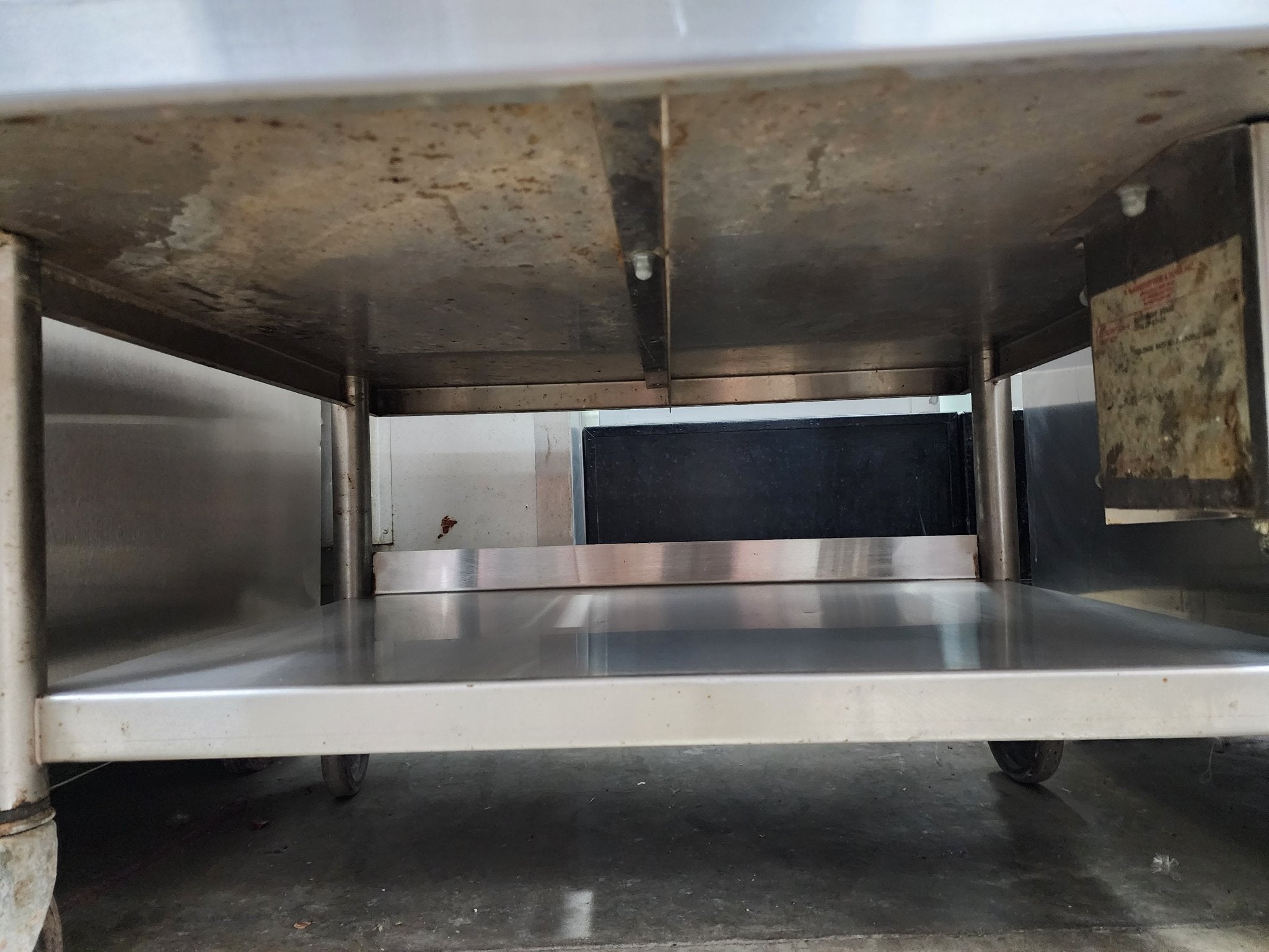 Used Wasserstrom C/D120 - 03 - 25 Heated Table 120V - Falcon Restaurant Supply - 5