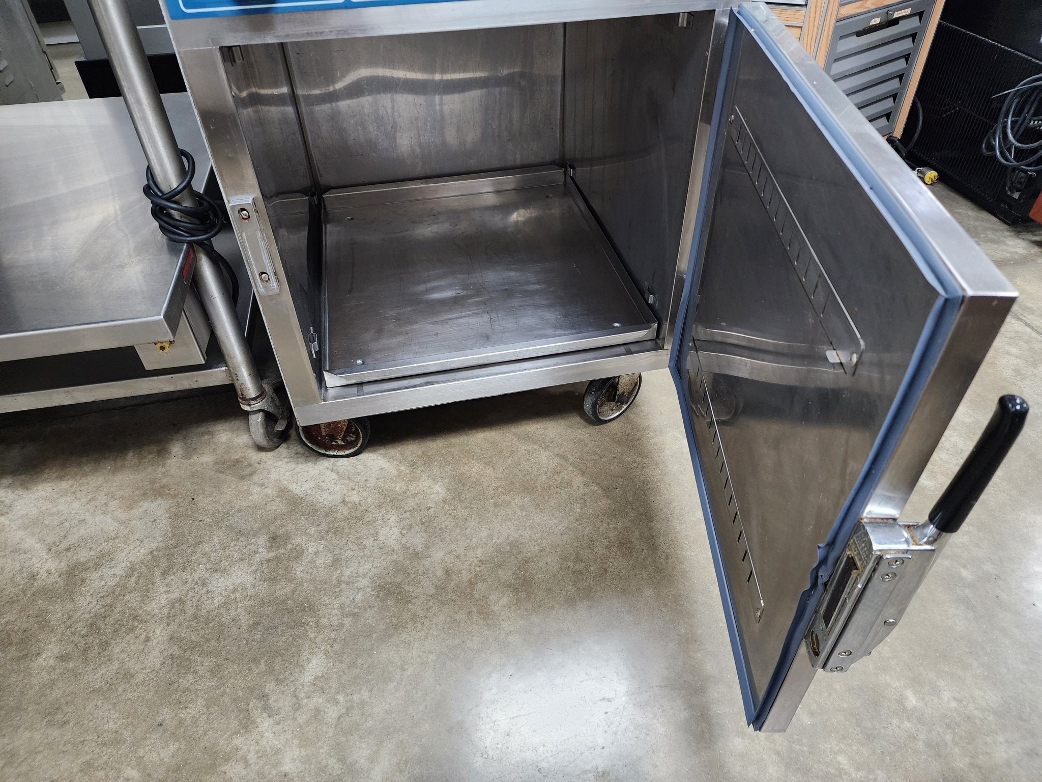 Used Alto - Shaam 750 - S Heated Holding Cabinet Warmer - Mobile, 120V - Falcon Restaurant Supply - 2