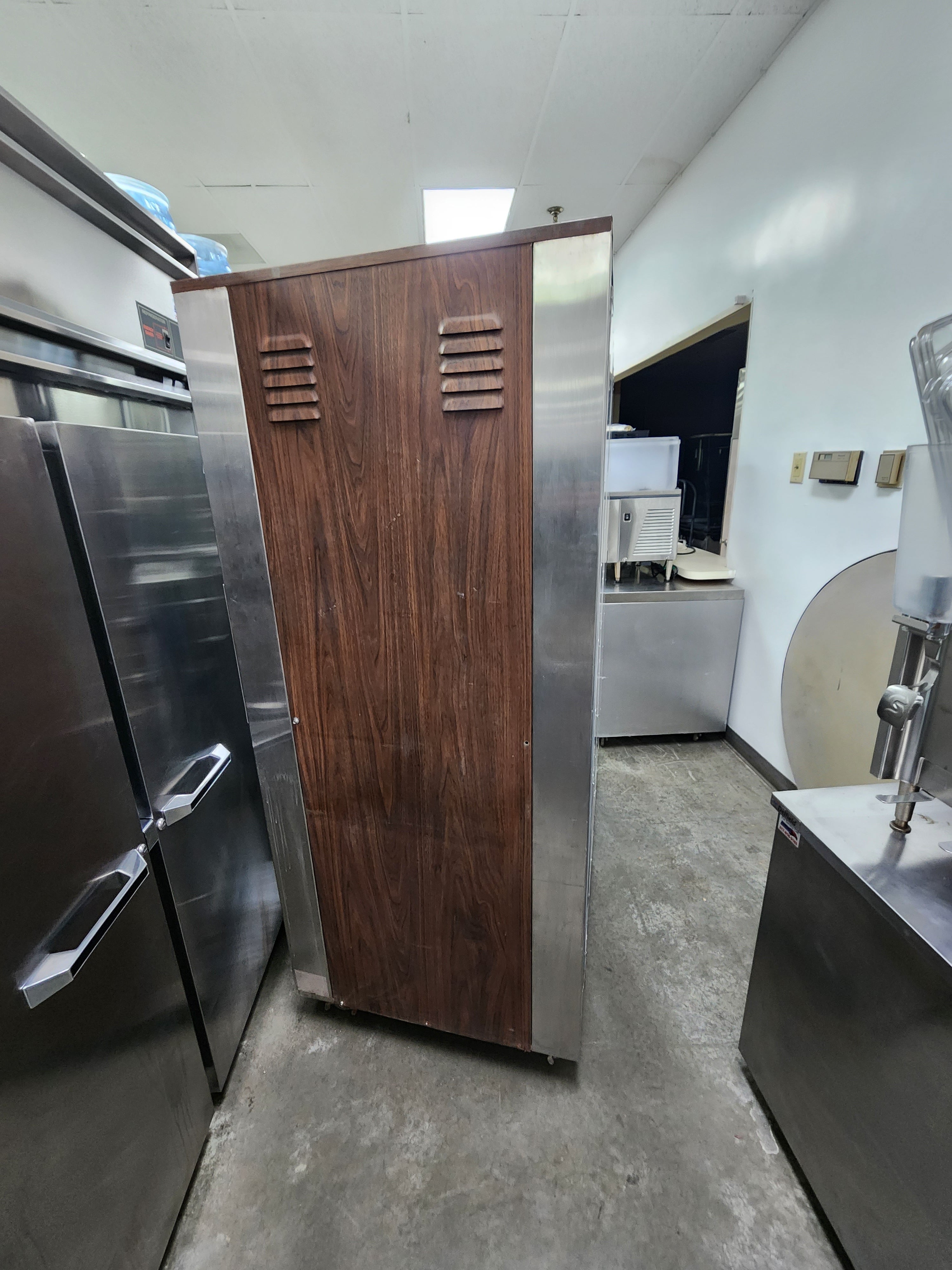 Used Nu-Vu R30 Double Door Heated Holding/Proofer Cabinet