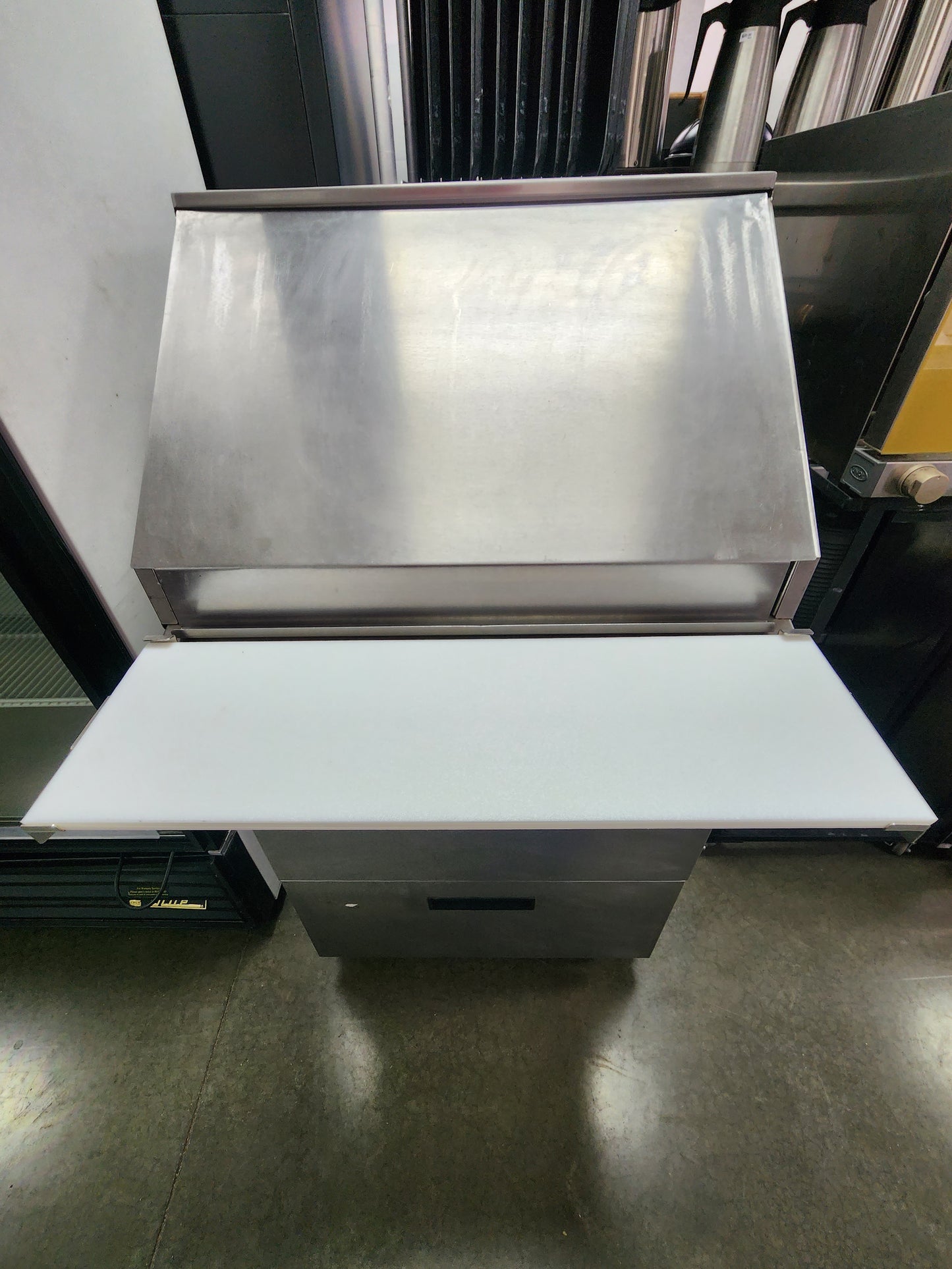 Uses 27" Delfield 18MC27P-BI  Refrigerated Prep Table with 2 Drawers