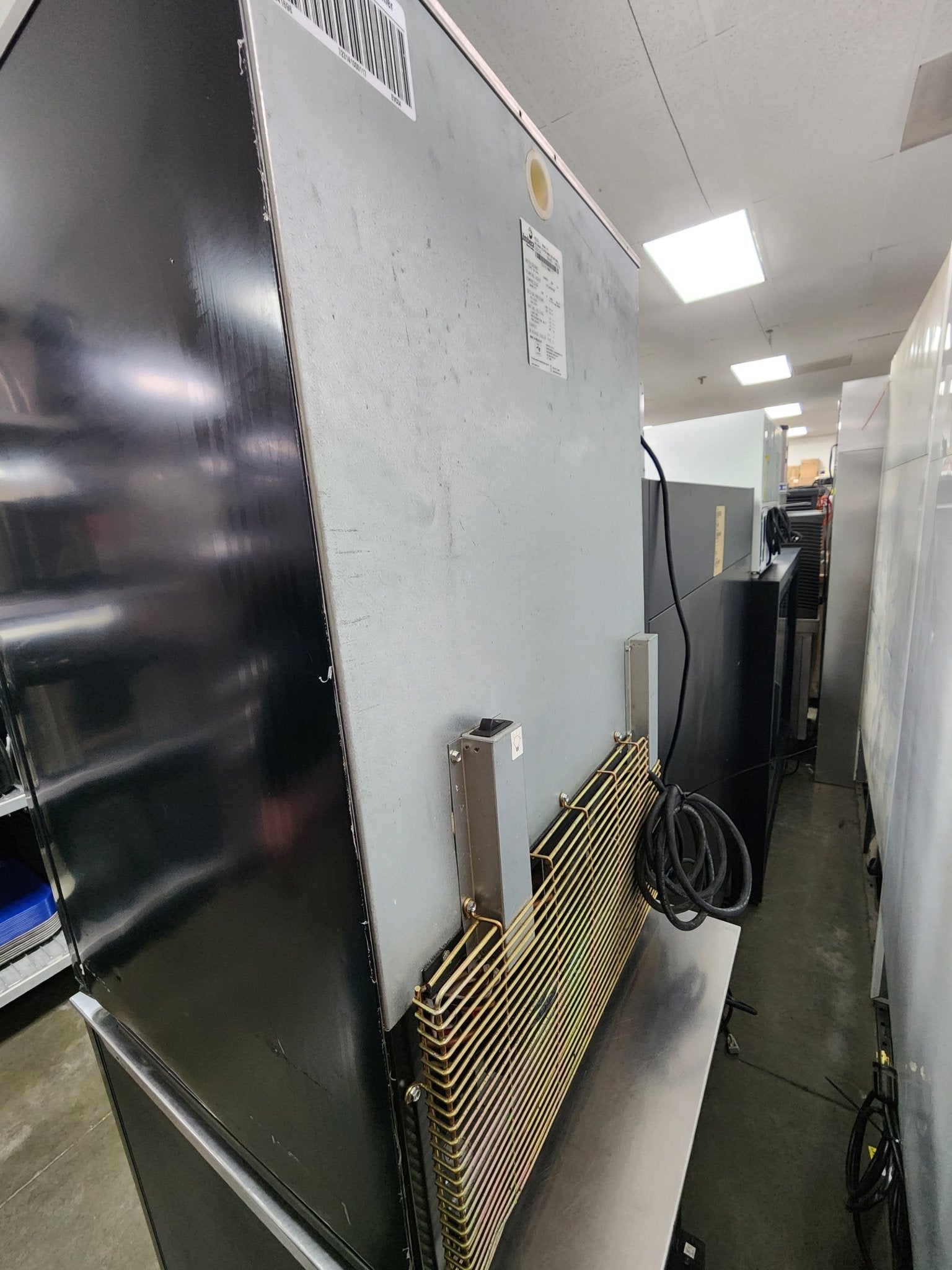 Used Imbera EVC04 21" Countertop Merchandiser Refrigerator, Right Hinge - Falcon Restaurant Supply - 4