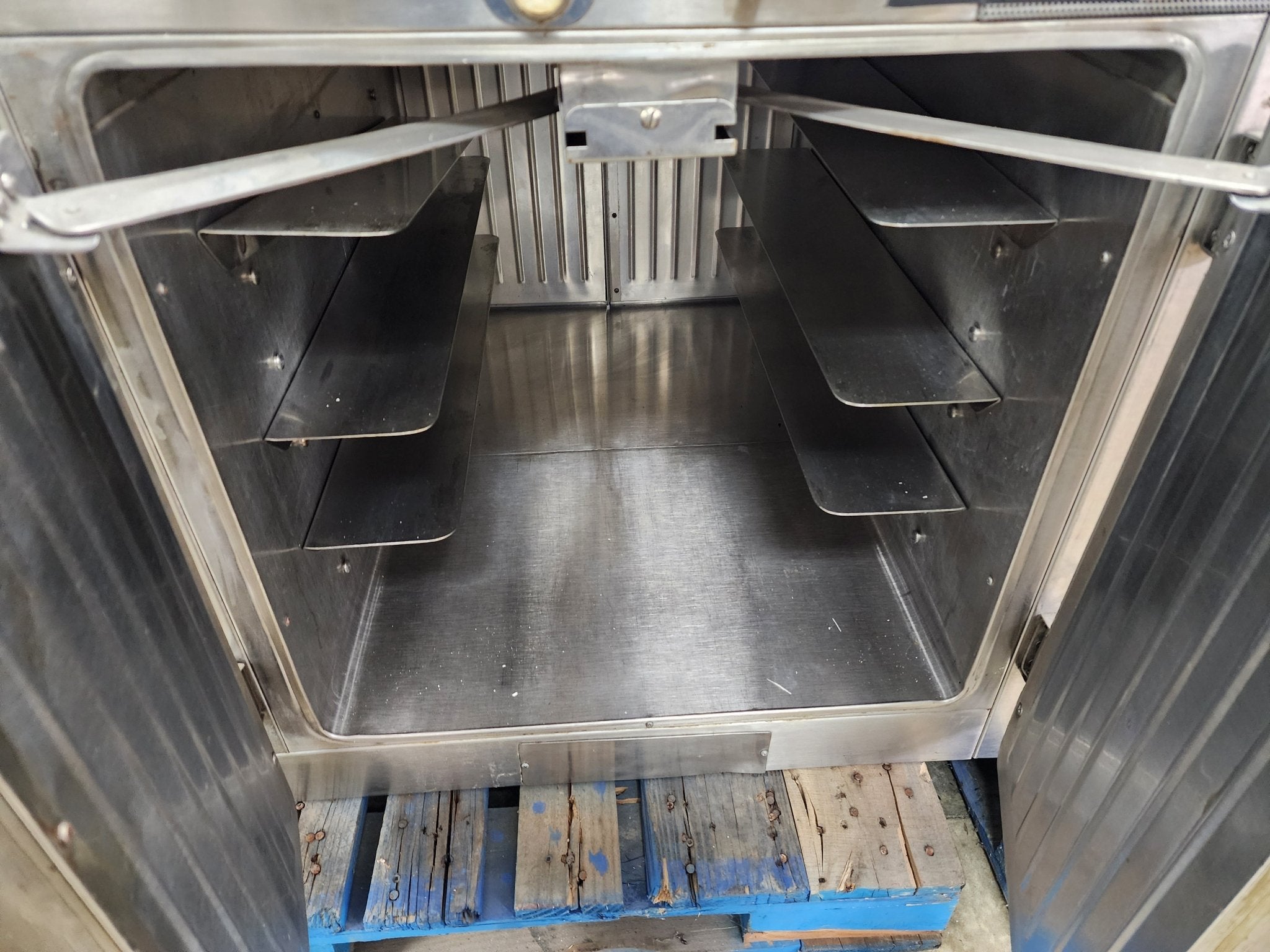 Used Thermotainer 1552P - V3 Thermal Container Pass - Thru Food Warmer 208V 3PH - Falcon Restaurant Supply - 3