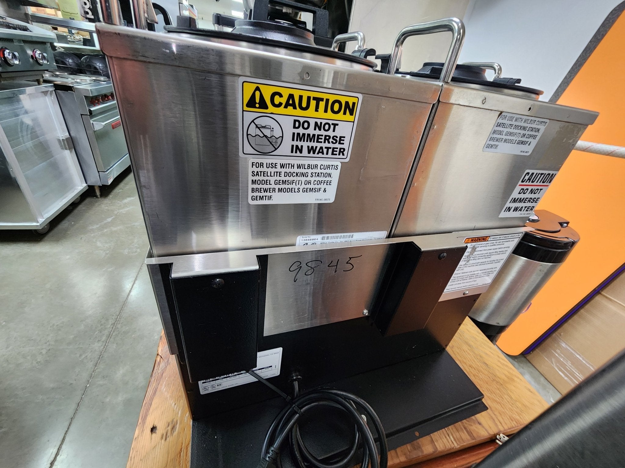 Used Curtis GEM5IFT015 - 002 Coffee Pods Warmer W/2 Server Decanters - Falcon Restaurant Supply - 3