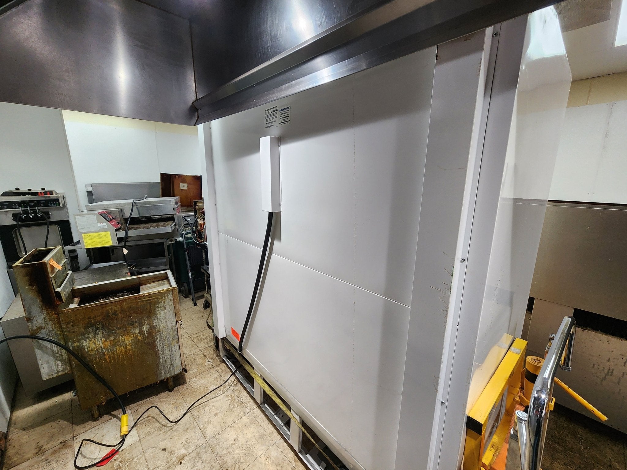 Used Hussmann HGL - 3 - BS 3 Door Reach - In Cooler Merchandising Freezer - Falcon Restaurant Supply - 4