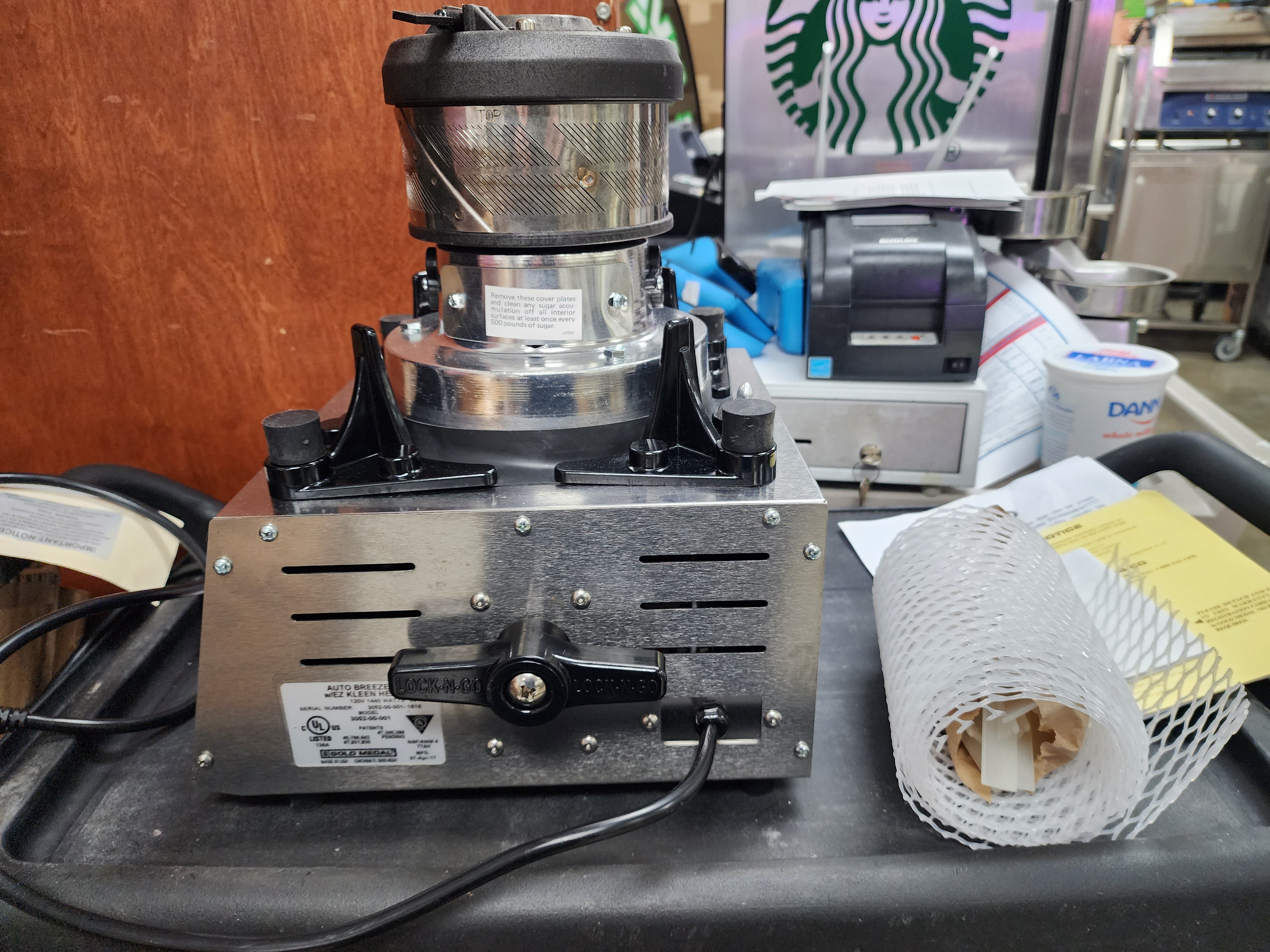 New Gold Medal Auto-Breeze Cotton Candy Machine w/Clear Double Bubble C IP