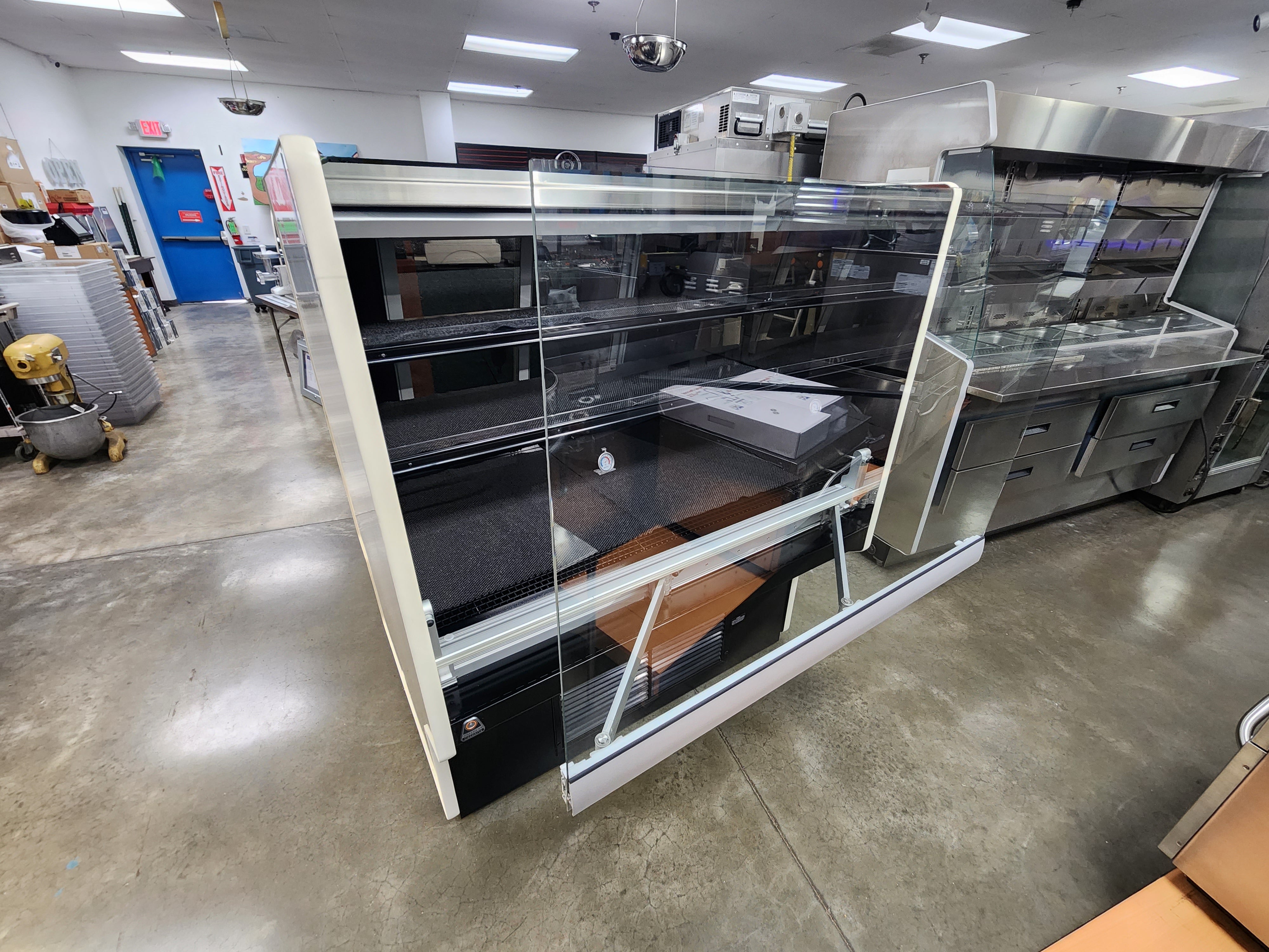 Used Southern Casearts SCHV-BAV-4 Refrigerator Display case