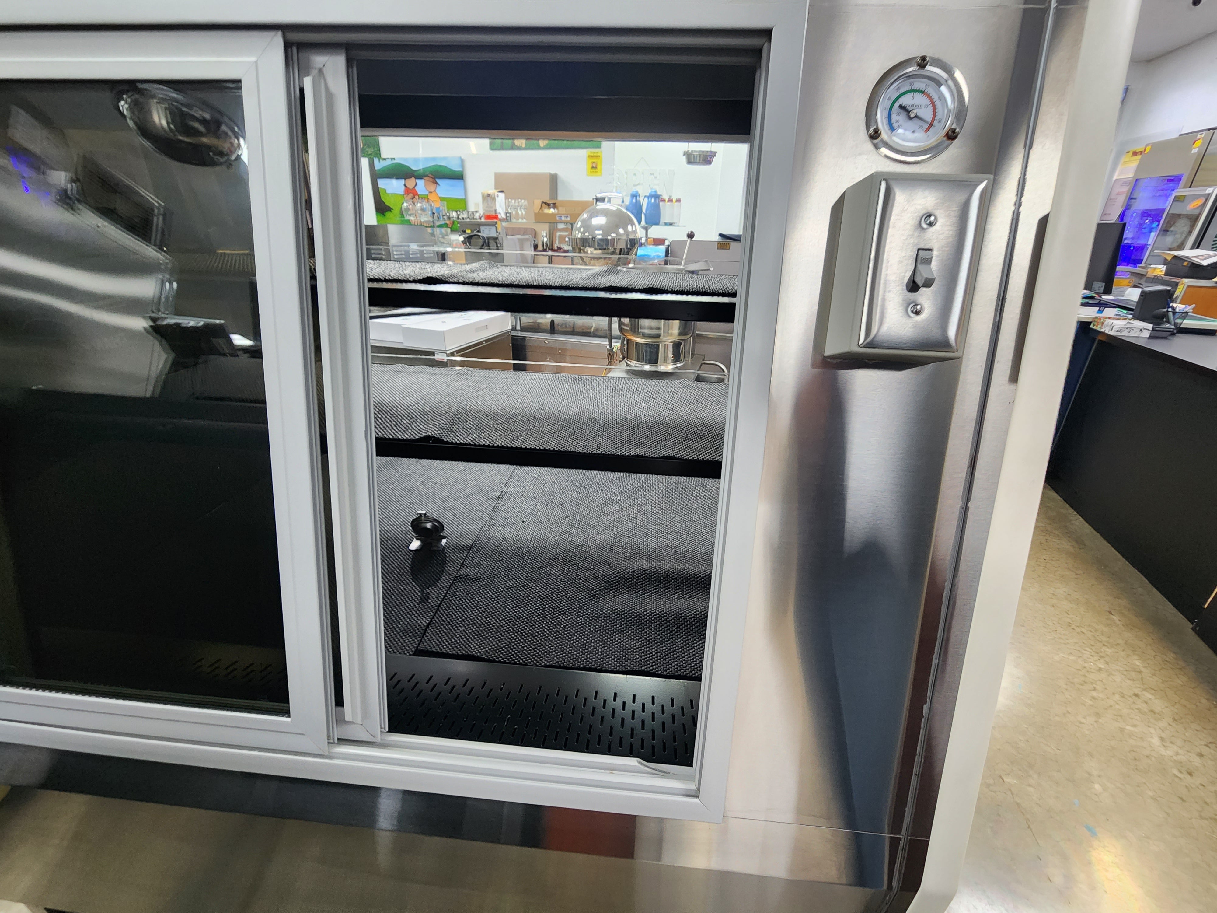 Used Southern Casearts SCHV-BAV-4 Refrigerator Display case