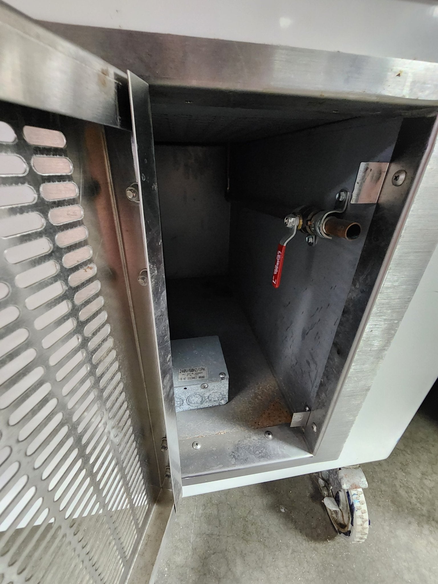 Used Colorpoint 3 Open Well Steam Table 3 Wire 240v - Falcon Restaurant Supply - 7